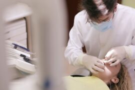 Higienista dental, ¿Cuáles son sus funciones en una clínica dental