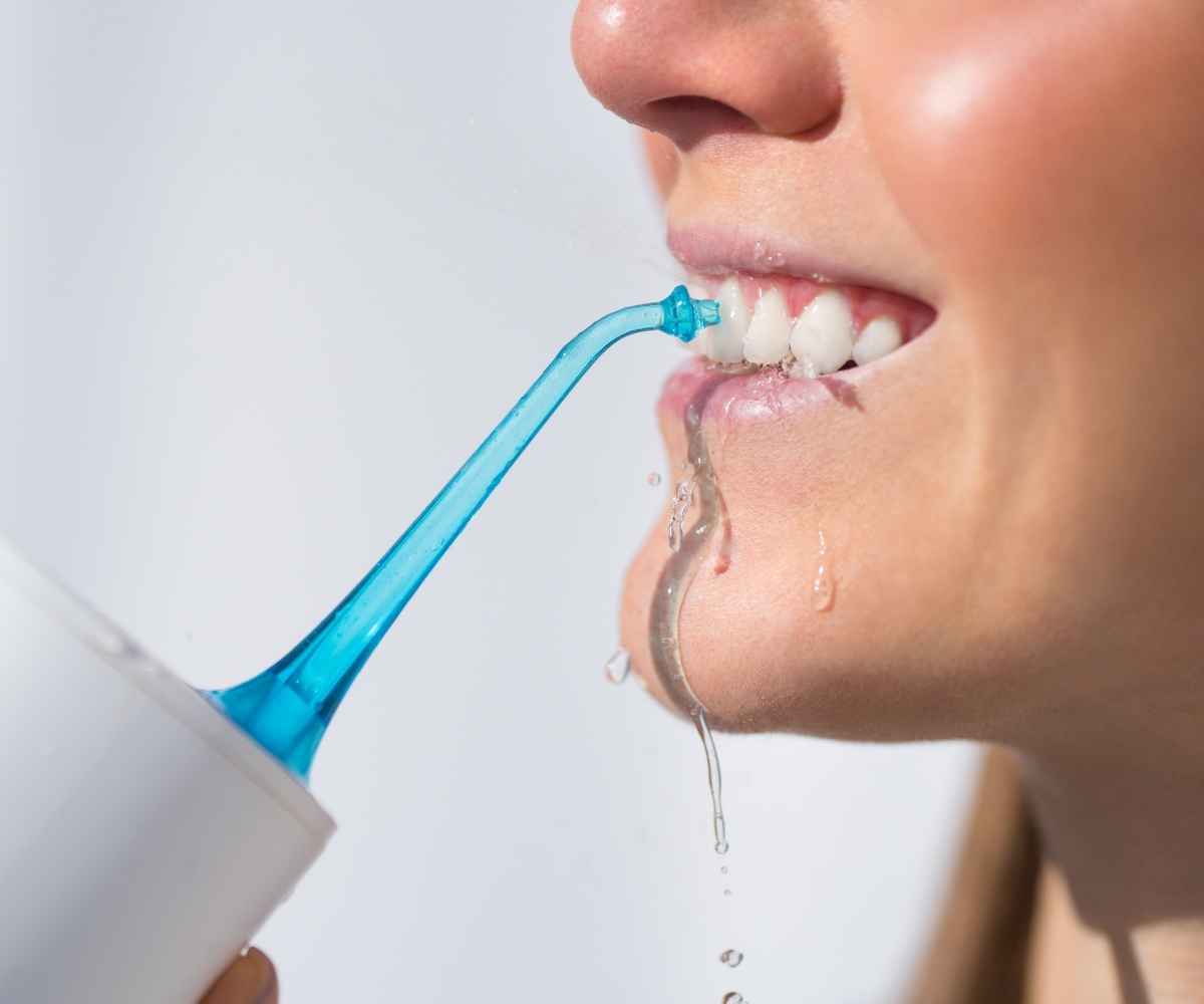 Irrigador bucal o hilo dental, ¿qué es mejor?
