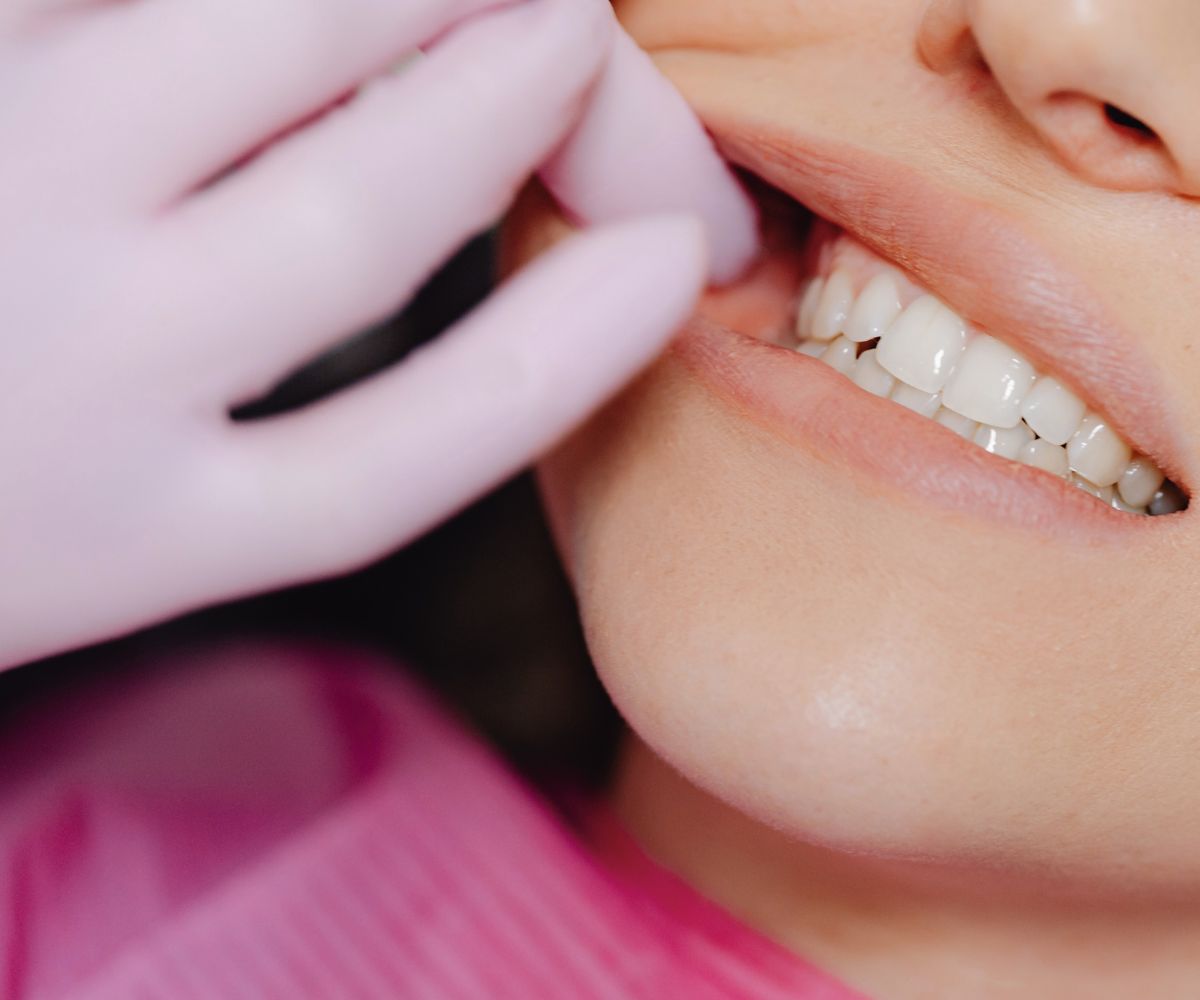implante dental se mueve